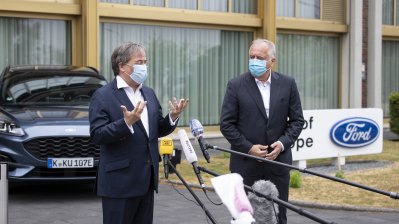 Ministerpräsident Armin Laschet besucht Ford-Werk Köln