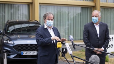 Ministerpräsident Armin Laschet besucht Ford-Werk Köln