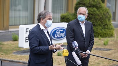 Ministerpräsident Armin Laschet besucht Ford-Werk Köln