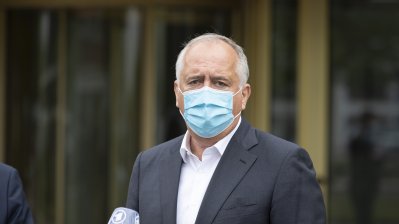 Ministerpräsident Armin Laschet besucht Ford-Werk Köln