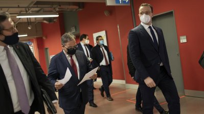 Ministerpräsident Armin Laschet und Bundesgesundheitsminister Jens Spahn besuchen künftiges Impfzentrum in Düsseldorf