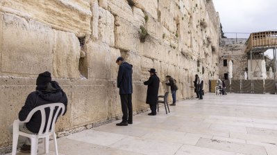 Ministerpräsident Hendrik Wüst besucht die Klagemauer in Jerusalem