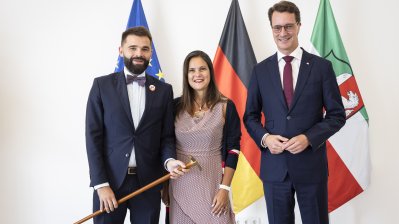 Ministerpräsident Hendrik Wüst verabschiedet den Generalkonsul der Republik Polen und Doyen des Konsularischen Korps NRW, Jakub Wawrzyniak