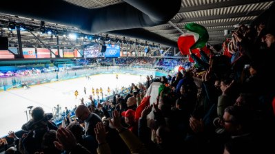 Ministerpräsident besucht das Eishockey Vorrundenspiel der Frauen, Deutschland – Italien