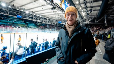 Ministerpräsident besucht das Eishockey Vorrundenspiel der Frauen, Deutschland – Italien