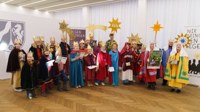 Ministerpräsident Hendrik Wüst empfängt Sternsinger zum traditionellen Dreikönigssingen