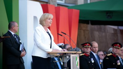 Verleihung des Fahnenbandes des Landes Nordrhein-Westfalen an die 20th Armoured Infantry Brigade