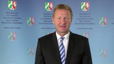 Videobotschaft des Innenministers Ralf Jäger zur Hilfe für Flüchtlinge