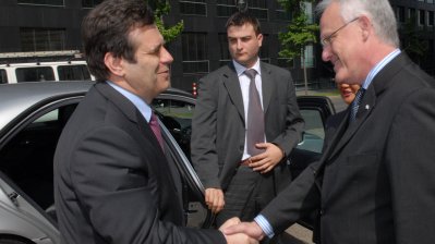 Der serbische Ministerpräsident Vojislav Kostunica besucht Nordrhein-Westfalen