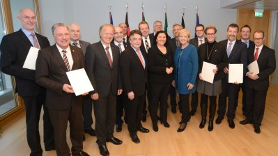 Übergabe von 15 Förderbescheiden der Regionale Südwestfalen