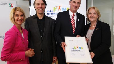 Kick-off-Veranstaltung "Kein Kind zurücklassen" am 26.03.2012 in Düsseldorf