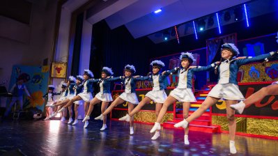 Ministerpräsident Hendrik Wüst verleiht den Karnevalsorden der Landesregierung an Kindertollitäten aus Nordrhein-Westfalen