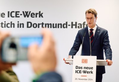 Ministerpräsident Hendrik Wüst bei Spatenstich für neues ICE-Werk in Dortmund