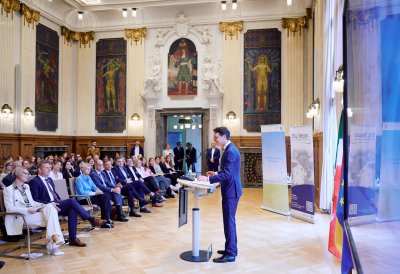 Ministerpräsident Wüst und Schulministerin Feller begrüßen in Düsseldorf mehr als 100 neue Lehramtsanwärterinnen und Lehramtsanwärter