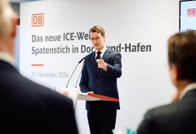Ministerpräsident Hendrik Wüst bei Spatenstich für neues ICE-Werk in Dortmund