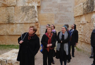 Schulministerin Sylvia Löhrmann reist nach Israel: Gedenken der Opfer des Holocaust 