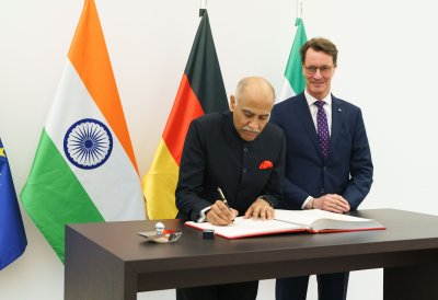 Ministerpräsident Hendrik Wüst empfängt den Botschafter der Republik Indien