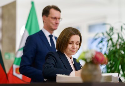 Eintrag in das Gästebuch der Landesregierung