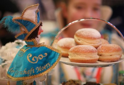 Ministerpräsident Armin Laschet empfängt die Kinderprinzenpaare und Kinderdreigestirne aus Nordrhein-Westfalen