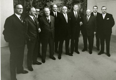 Das Bild zeigt das 1. Kabinett von Ministerpräsident Kühn.
