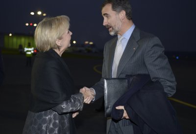 Ministerpräsidentin Hannelore Kraft verabschiedet S. M. König Felipe VI von Spanien am Flughafen Paderborn vor seinem Rückflug nach Madrid.