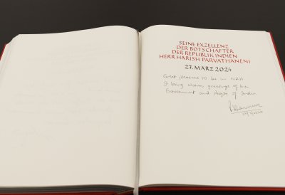 Ministerpräsident Hendrik Wüst empfängt den Botschafter der Republik Indien