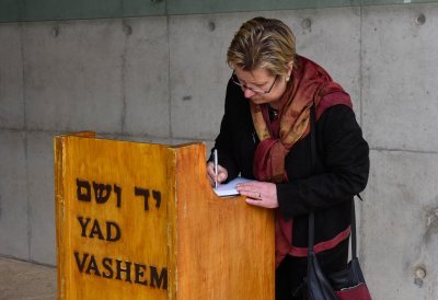 Schulministerin Sylvia Löhrmann reist nach Israel: Gedenken der Opfer des Holocaust 