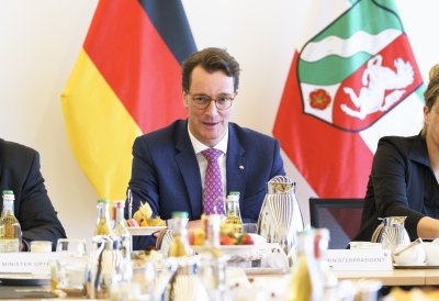 Landesregierung und Gewerkschaften klären Umsetzung weiterer Details der Übertragung des Tarifergebnisses für den öffentlichen Dienst auf den Beamtenbereich