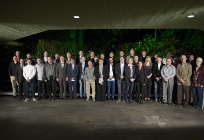 Das Bild zeigt ein Gruppenfoto mit allen Trägerinnen und Trägern der Rettungsmedaille 2015