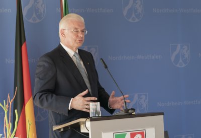 Ministerpräsident Laschet begrüßt den internationalen Friedensbotschafter Sri Sri Ravi Shankar im Landeshaus