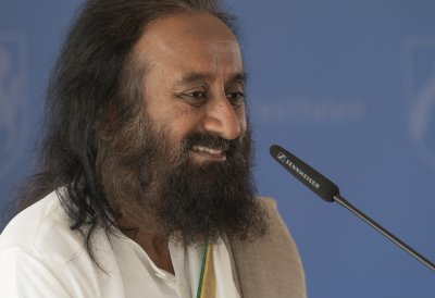 Ministerpräsident Laschet begrüßt den internationalen Friedensbotschafter Sri Sri Ravi Shankar im Landeshaus