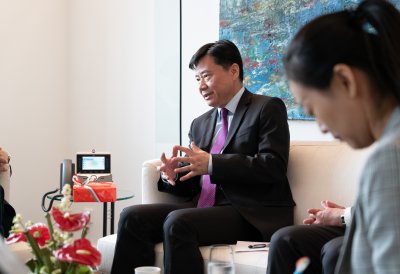 Ministerpräsident Armin Laschet trifft den Botschafter der Volksrepublik China WU Ken