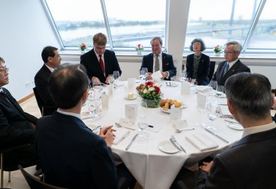 Ministerpräsident Armin Laschet empfängt den Gouverneur der japanischen Präfektur Fukushima