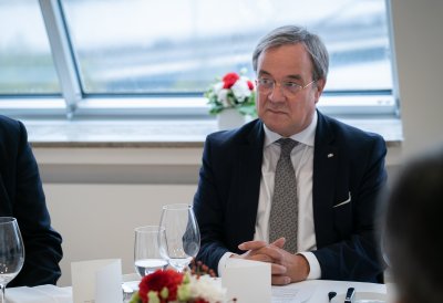 Ministerpräsident Armin Laschet empfängt den Gouverneur der japanischen Präfektur Fukushima