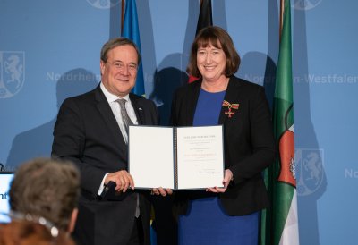 Ministerpräsident Laschet händigt engagierten Bürgern den Bundesverdienstorden aus