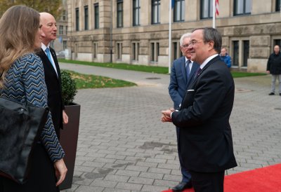 Ministerpräsident Laschet empfängt den Gouverneur des US-Bundesstaates Nebraska