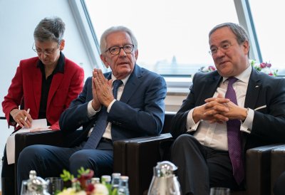 Ministerpräsident Laschet empfängt den Gouverneur des US-Bundesstaates Nebraska