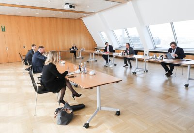 Presse-Briefing mit Ministerpräsident Armin Laschet informiert gemeinsam mit Gesundheitsminister Karl-Josef Laumann