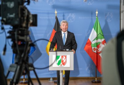 Presse-Briefing mit Wirtschaftsminister Prof. Dr. Andreas Pinkwart, Ralf Stoffels, Präsident IHK NRW, und RWI-Konjunkturexperte Prof. Dr. Torsten Schmidt zur Entwicklung der Konjunktur