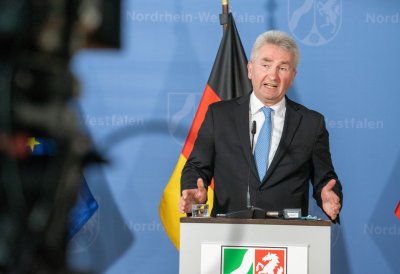 Presse-Briefing mit Wirtschaftsminister Prof. Dr. Andreas Pinkwart, Ralf Stoffels, Präsident IHK NRW, und RWI-Konjunkturexperte Prof. Dr. Torsten Schmidt zur Entwicklung der Konjunktur