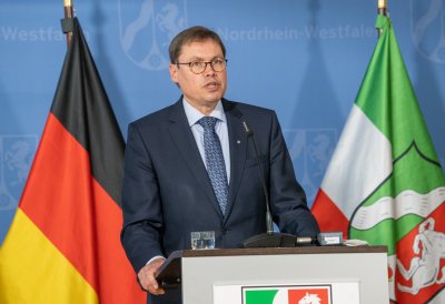 Presse-Briefing mit Wirtschaftsminister Prof. Dr. Andreas Pinkwart, Ralf Stoffels, Präsident IHK NRW, und RWI-Konjunkturexperte Prof. Dr. Torsten Schmidt zur Entwicklung der Konjunktur