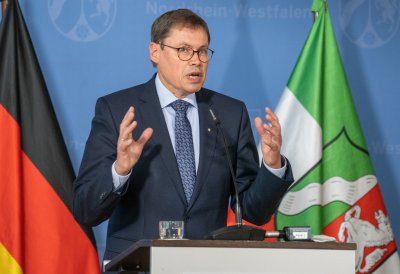 Presse-Briefing mit Wirtschaftsminister Prof. Dr. Andreas Pinkwart, Ralf Stoffels, Präsident IHK NRW, und RWI-Konjunkturexperte Prof. Dr. Torsten Schmidt zur Entwicklung der Konjunktur