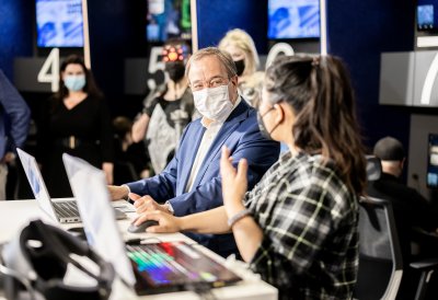 Ministerpräsident Armin Laschet eröffnet Zentrum zur Vernetzung der Games-Branche mit weiteren Wirtschaftsbereichen in Düsseldorf