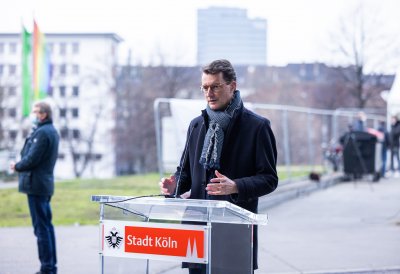 Eröffnung von neuem „Drive-in-Impfzentrum“ an der Lanxess