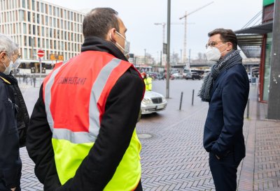 Eröffnung von neuem „Drive-in-Impfzentrum“ an der Lanxess