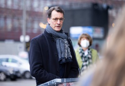 Eröffnung von neuem „Drive-in-Impfzentrum“ an der Lanxess