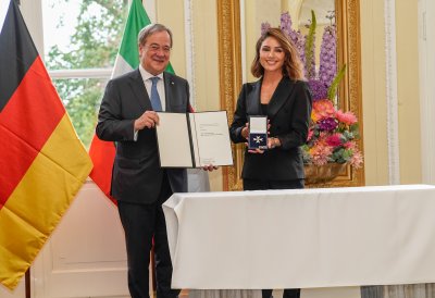 Ministerpräsident Armin Laschet verleiht den Verdienstorden des Landes Nordrhein-Westfalen an elf Bürgerinnen und Bürger