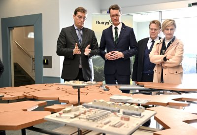 Ministerpräsident Hendrik Wüst besucht das LNG-Terminal in Zeebrugge