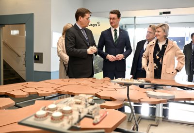 Ministerpräsident Hendrik Wüst besucht das LNG-Terminal in Zeebrugge