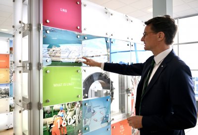 Ministerpräsident Hendrik Wüst besucht das LNG-Terminal in Zeebrugge